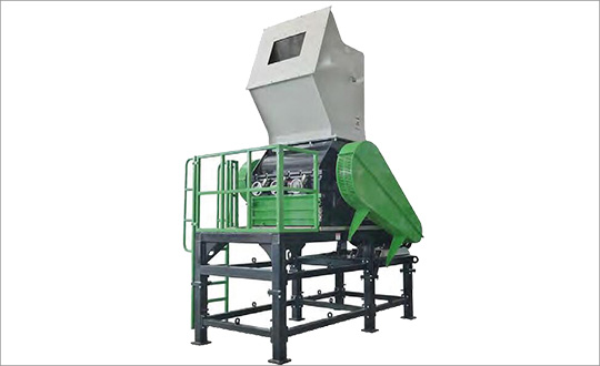 The correct method of daily repair and maintenance of plastic crusher